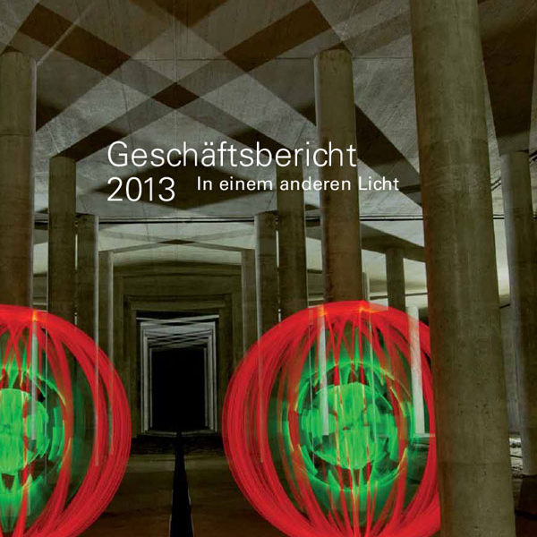 Stadtwerke-Muenchen-Geschaeftsbericht by Light Painting Photographer JanLeonardo